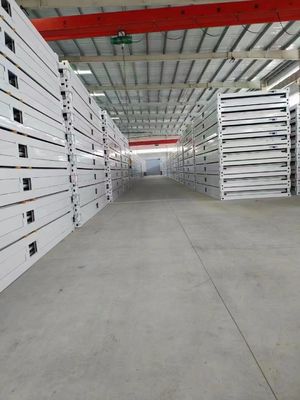 Chambres en conteneurs pliants préfabriqués de 20 pieds et 40 pieds avec structure en acier léger Q235/Q345
