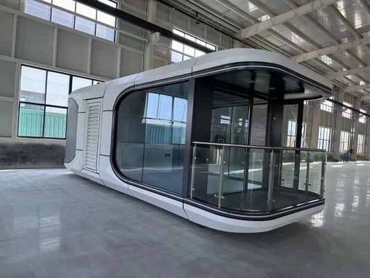 Découvrez le luxe dans une maison capsule avec une vue plus large