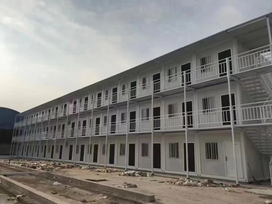 Des maisons en conteneurs de bureaux préfabriqués avec panneau sandwich