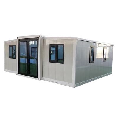 Assemblage d'une maison de conteneurs élargie avec fenêtre en aluminium